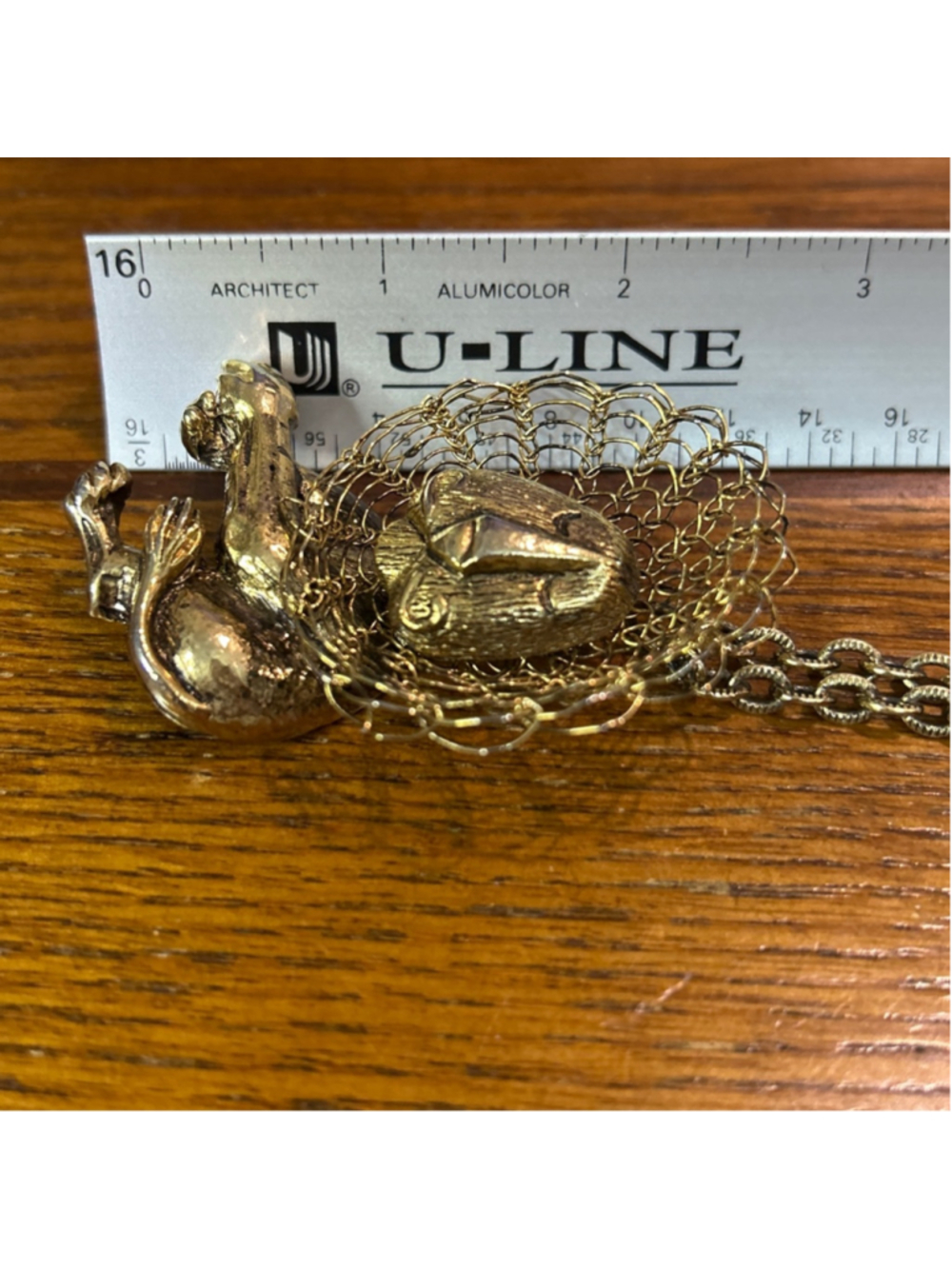Women's vintage Lion Pendant Necklace 26” chain Gold tone - Picture 3 of 3